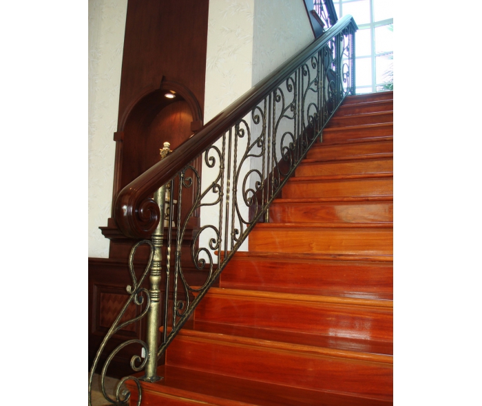 Cầu thang sắt nghệ thuật Vinhome MDSV3